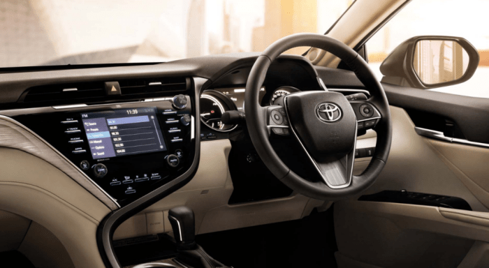 2025 toyota camry xse interior