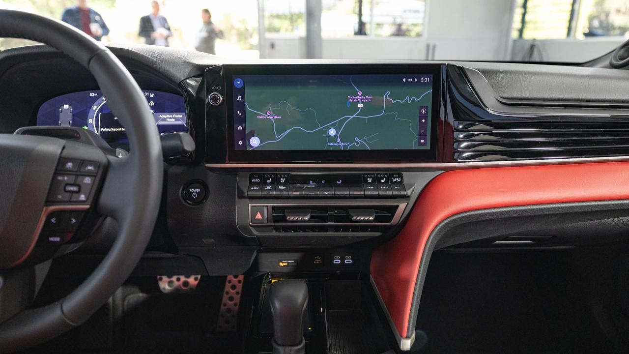 2025 toyota camry xse interior