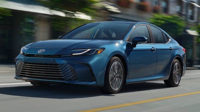 2025 toyota camry hybrid price